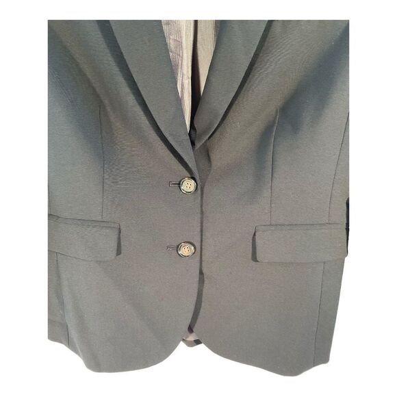 Banana Republic Women’s Black Wool Blazer long Sleeve Two Button Size 8P - Picture 2 of 14